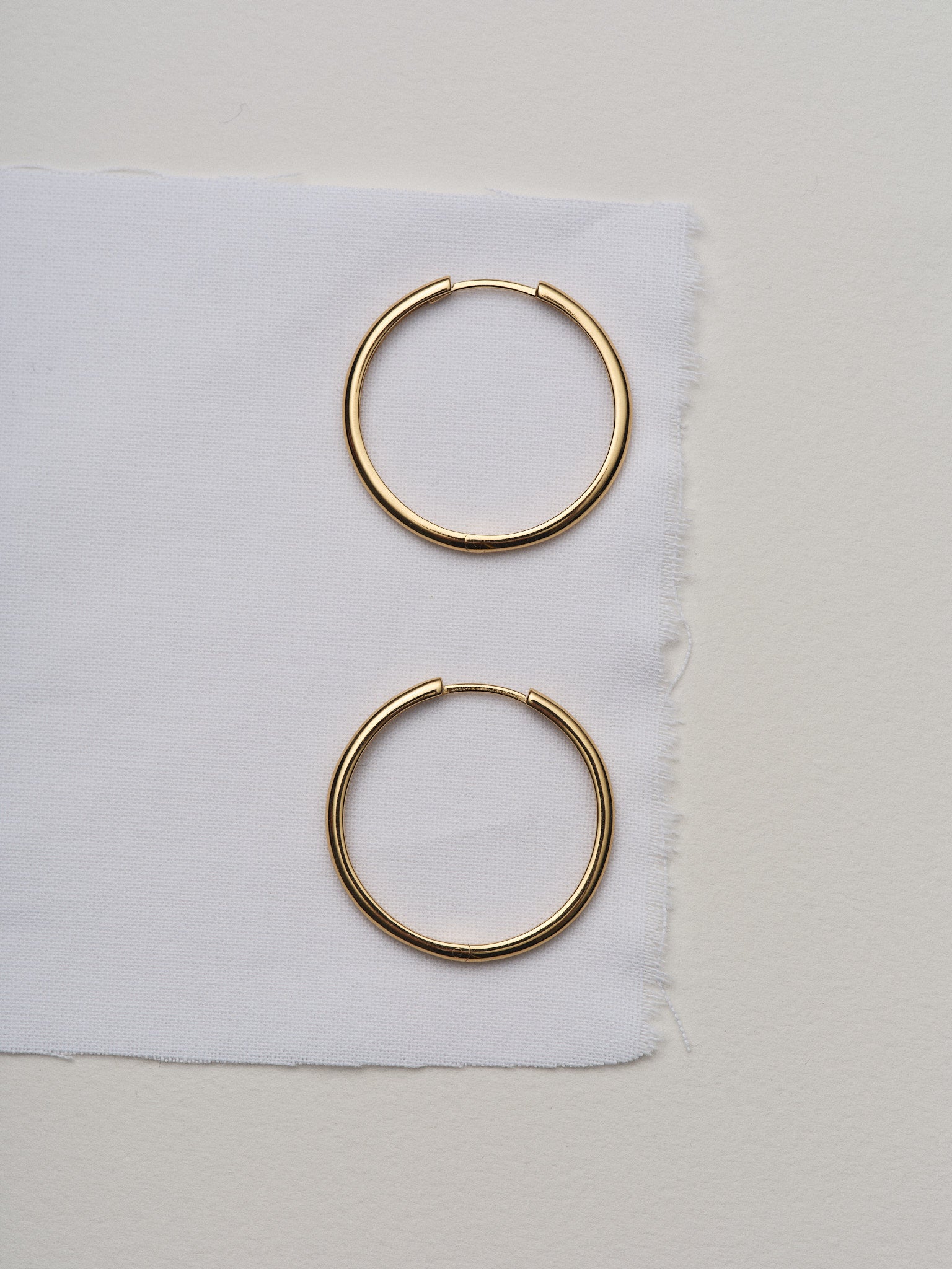 Classic hoops large